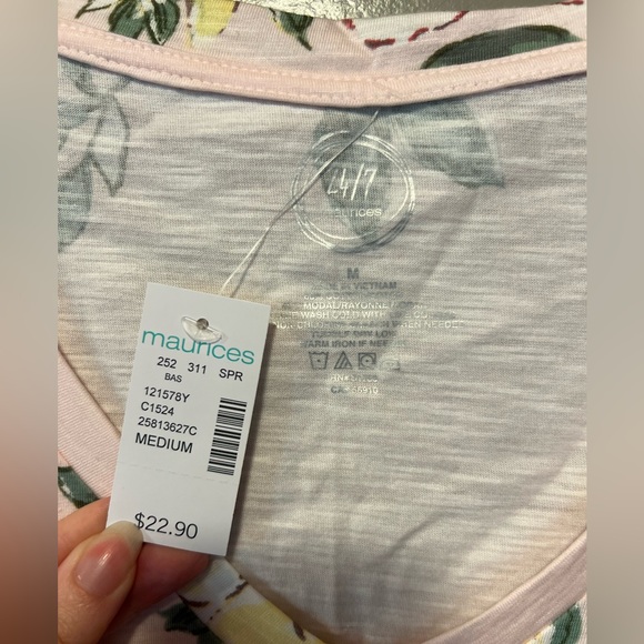 NWT! Maurice’s 24/7 tee, medium - Picture 2 of 6